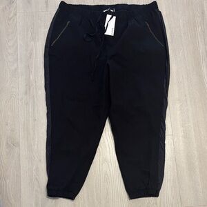 Mens 3X JustFab Black Joggers with Side Stripes and Zip Pockets nwt